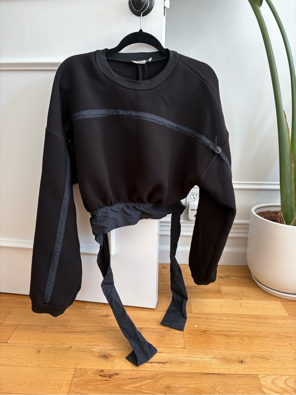 Black Aycu Women's Drawstring Crop Sweatshirt